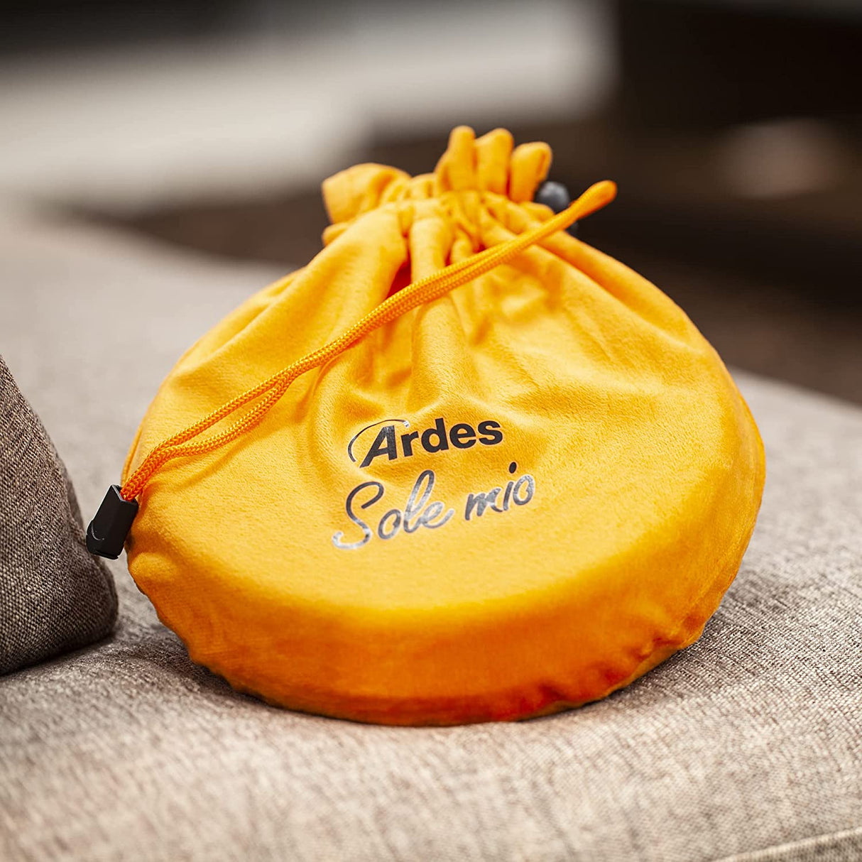 Scaldino mani ardes sole mio