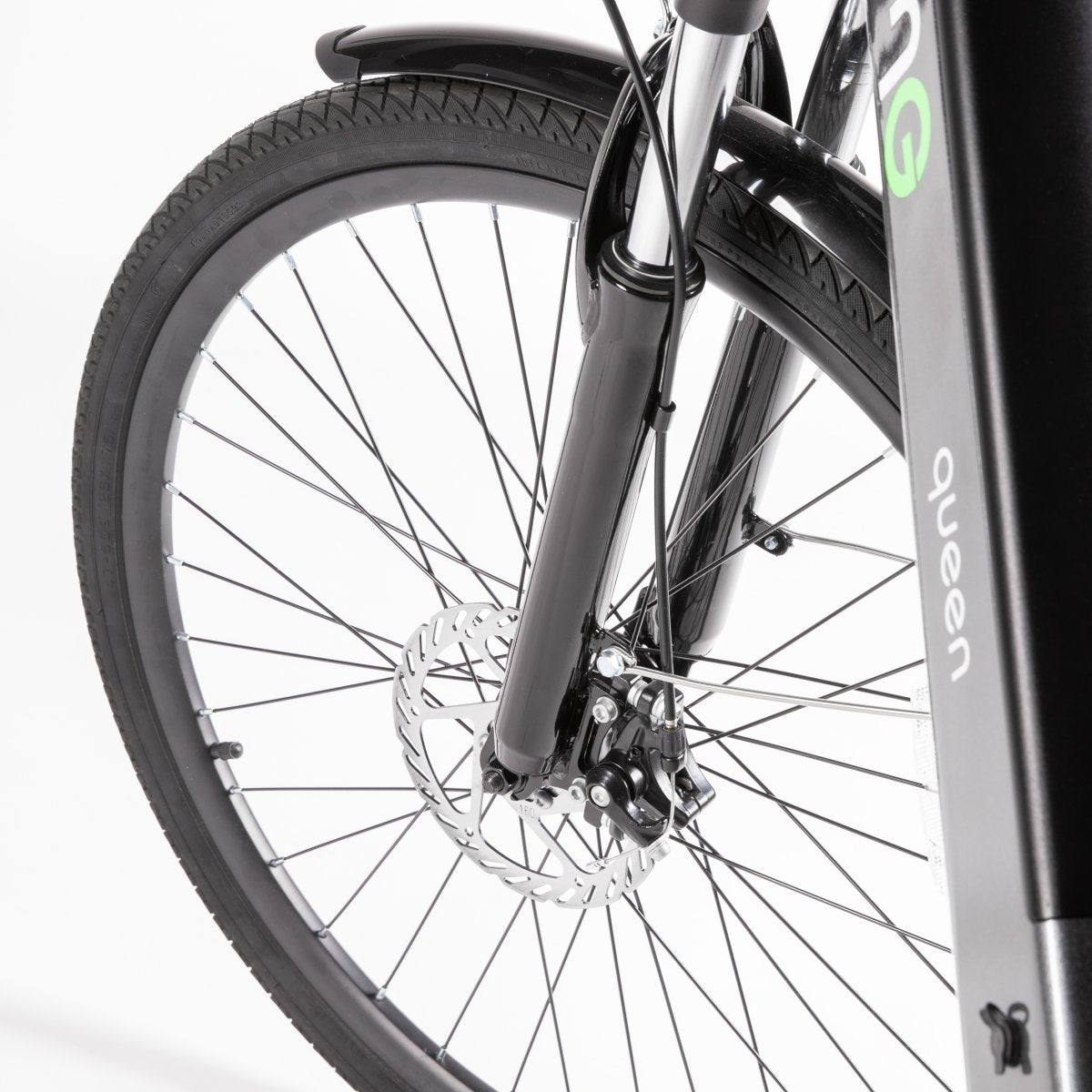 EMG Queen 28P - telaio in alluminio 19", ruota 28", freno a disco a/p, sospensioni ant., cambio Shimano, batteria 36V 13Ah