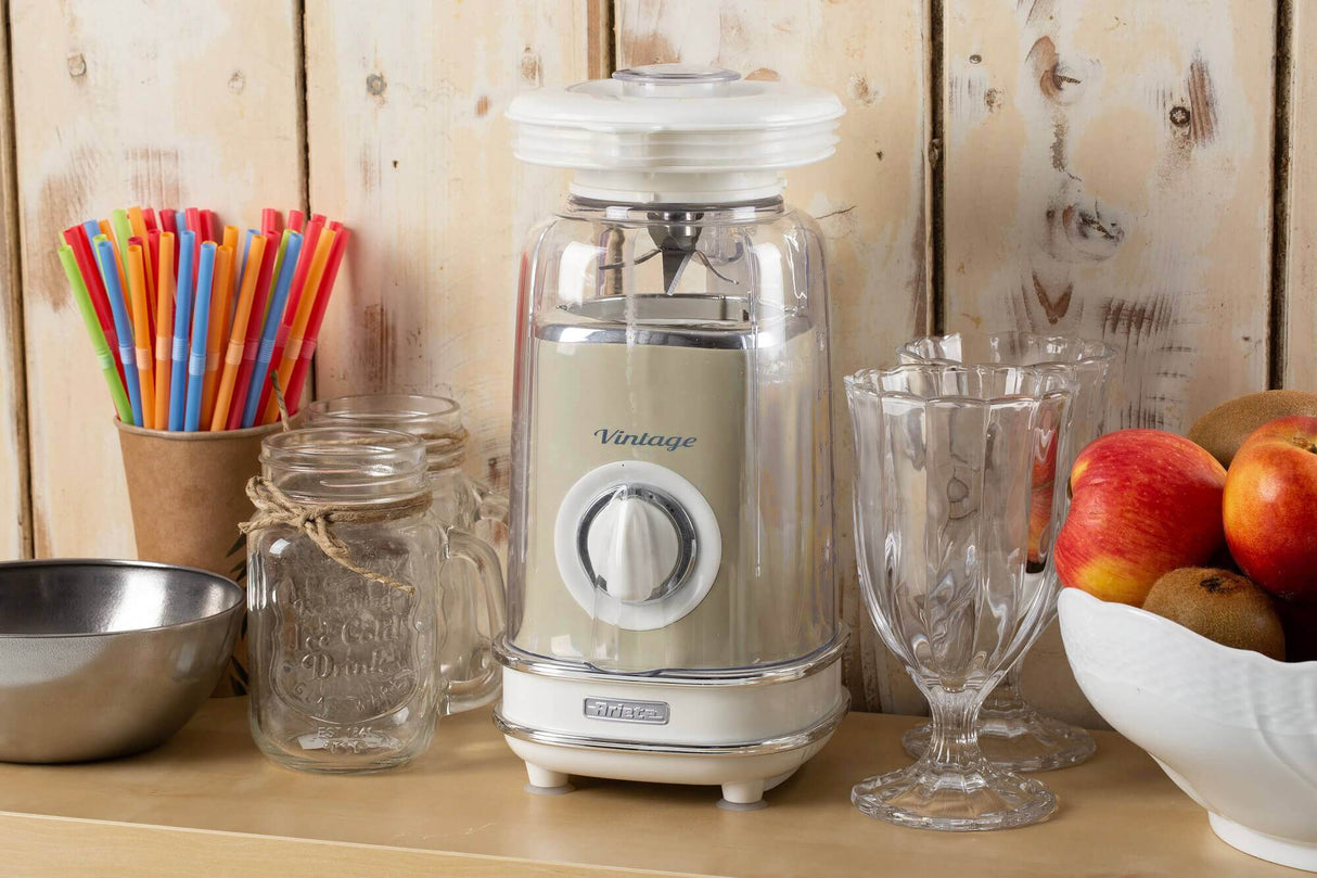Ariete 568 Frullatore 1,5 Litri - Tazza graduata - 2 velocità + pulse - 500 Watt - Linea Vintage - Beige